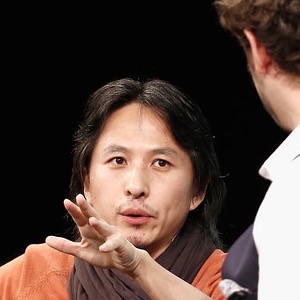 Alex Zhu sul palco di TechCrunch Disrupt London 2016